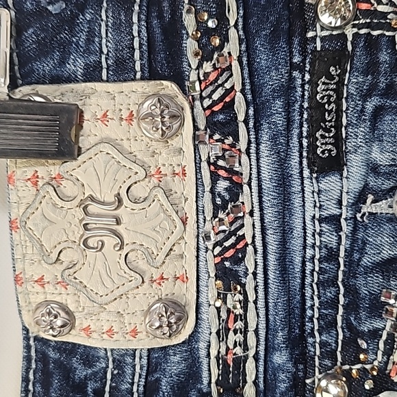 Miss Me Jeans 25 31 inseam embellished rhinestone pockets - Picture 7 of 11